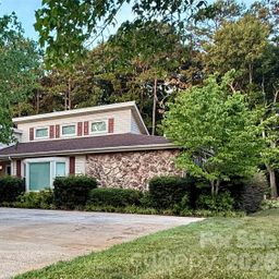 1100 Jennifer Lane