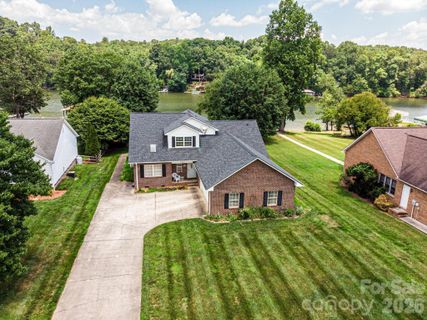 1857 Hidden Pointe Drive pending home in Lake Acres, Hickory, NC