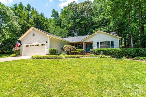 1705 Hummingbird Lane pending home in Statonwoods, Hendersonville, NC