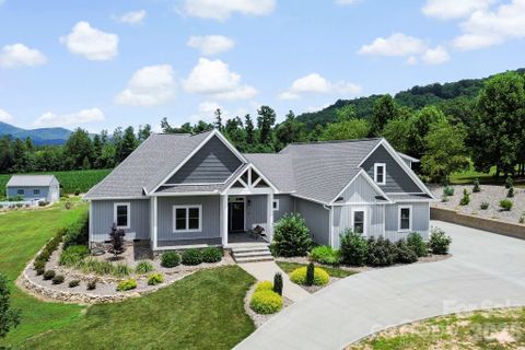 525 Byers Cove Road pending home in Byers Cove, Hendersonville, NC