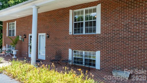 75 Laurelwood Drive