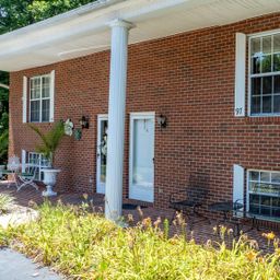 75 Laurelwood Drive