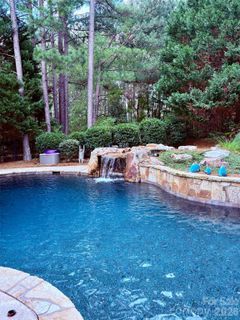 8403 Dunton Court pending home in Quellin, Waxhaw, NC