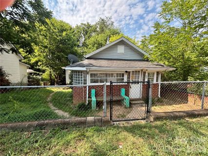 523 W Oakwood Avenue