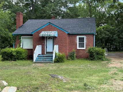 945 S Confederate Avenue