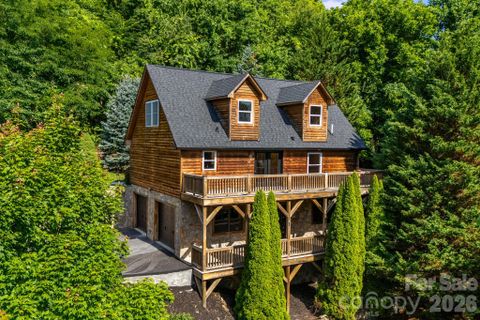 88 Mayflower Court active home in Campbell Mountain Estates, Waynesville, NC