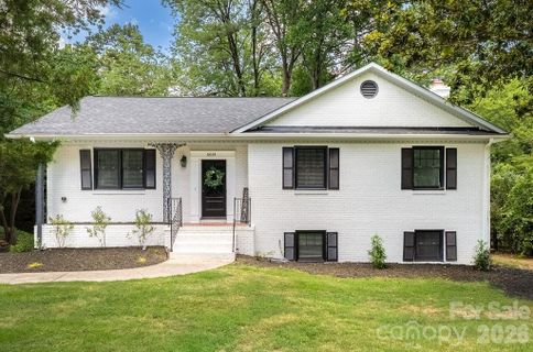 6614 Old Providence Road pending home in Olde Providence, Charlotte, NC