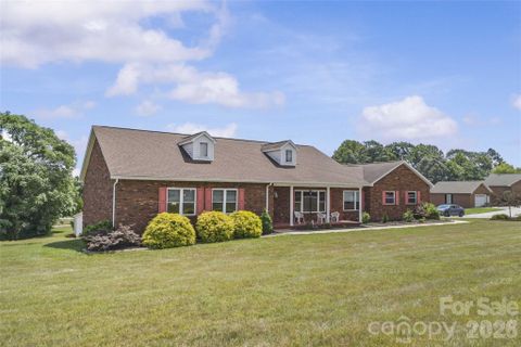 107 Twin Lakes Drive active home in Fort Dobbs Farms, Statesville, NC