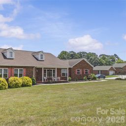 107 Twin Lakes Drive