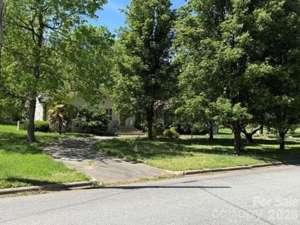 1011 Bryce Avenue