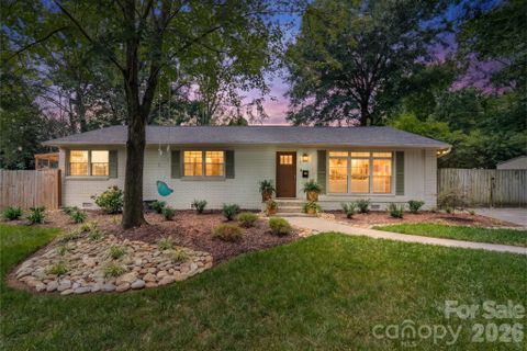 4865 Oglethorpe Place pending home in Madison Park, Charlotte, NC