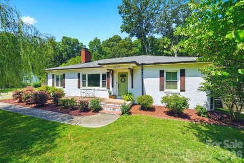 6409 Woodland Circle