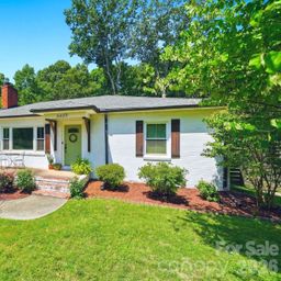 6409 Woodland Circle