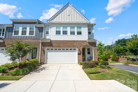 4135 Merkland Lane