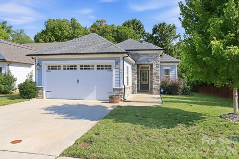 2612 Poplar Cove Drive active home in Poplar Cove, Concord, NC