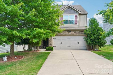 204 Kingston Drive active home in Dutchmans Ridge, Mount Holly, NC