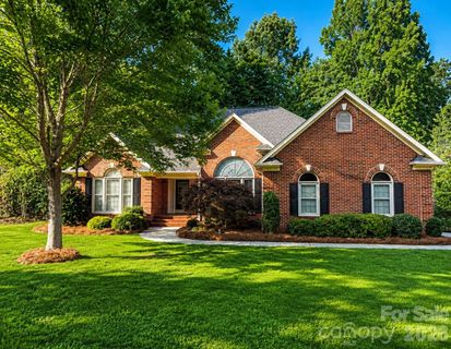 1032 Dan Maples Drive active home in Cramer Mountain, Cramerton, NC