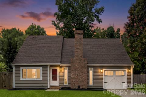6719 Montezuma Trail active home in Hickory Ridge, Charlotte, NC