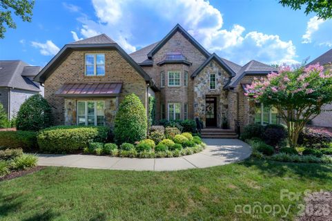 1632 Lookout Circle