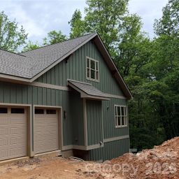 1424 N Double Knob Loop