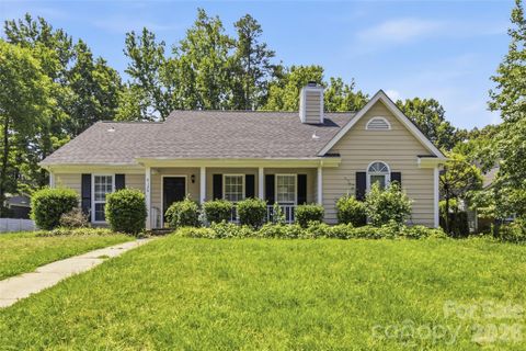 6136 Sunbridge Court active home in Sunstone, Charlotte, NC
