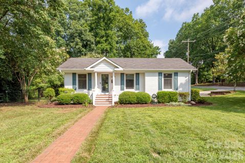 3600 Litchfield Road active home in Oakhurst, Charlotte, NC