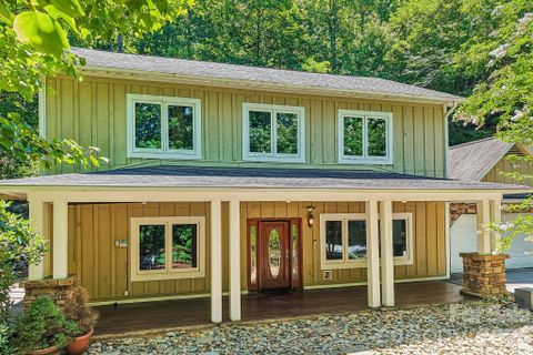 10 Cedar Drive active home in High Vista, Mills River, NC