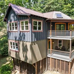 145 Hiaway Trail