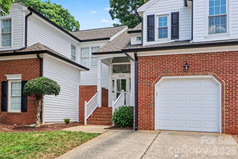8618 Fox Chase Lane pending home in Woodcroft, Charlotte, NC