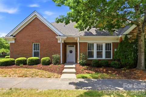 2676 Bellasera Way pending home in Bella Sera Villas, Matthews, NC