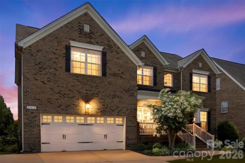 422 Deer Brush Lane pending home in Hollister, Waxhaw, NC
