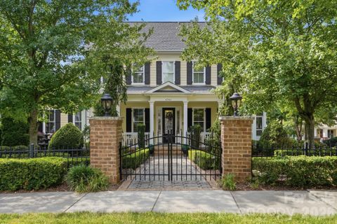 4341 Birkshire Heights active home in Baxter Village, Fort Mill, SC