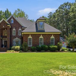 832 Savile Lane