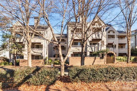 212 W 10th Street