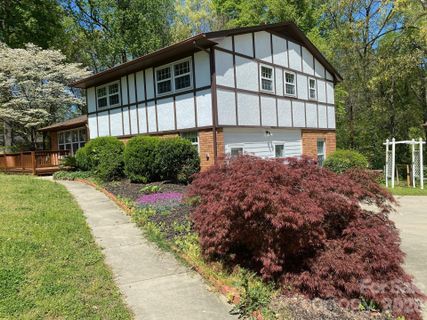 2311 Laurelwood Circle