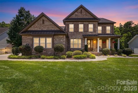 742 Pela Vista Court pending home in The Forest At Fort Mill, Fort Mill, SC