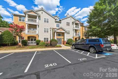 16409 Golden River Lane active home in Copper Ridge, Charlotte, NC