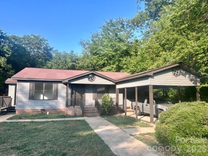 115 E Geroid Street