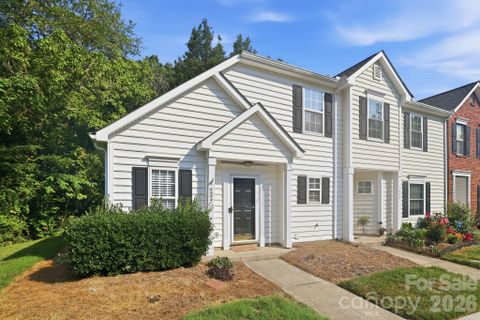 932 Heritage Parkway