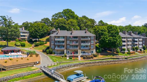 7324 Lakefront Drive pending home in Emerald Point, Charlotte, NC