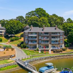 7324 Lakefront Drive