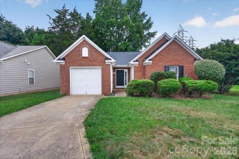 9207 Amy Drive active home in Faires Farm, Charlotte, NC