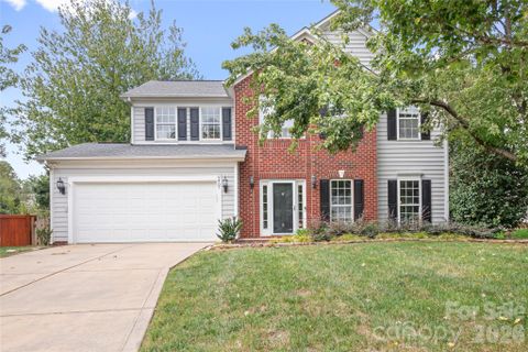9407 Willow Tree Lane active home in Blakeney Heath, Charlotte, NC