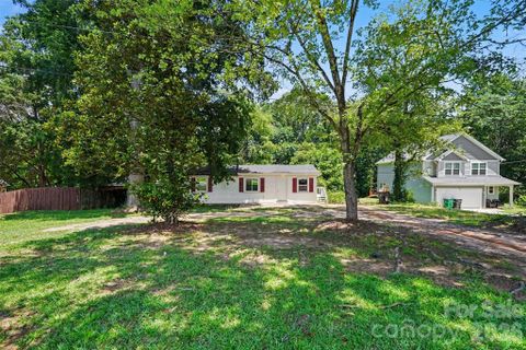 8232 Starnes Randall Road