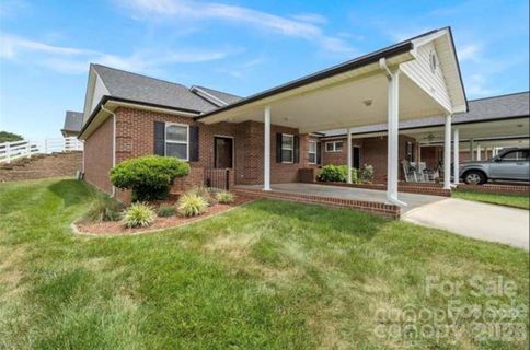 6277 Iris Court