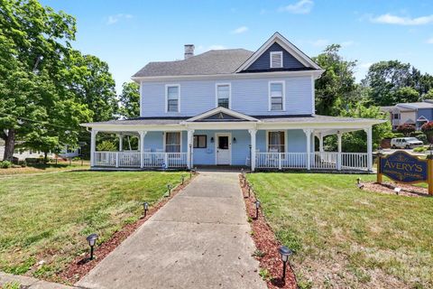 601 College Avenue
