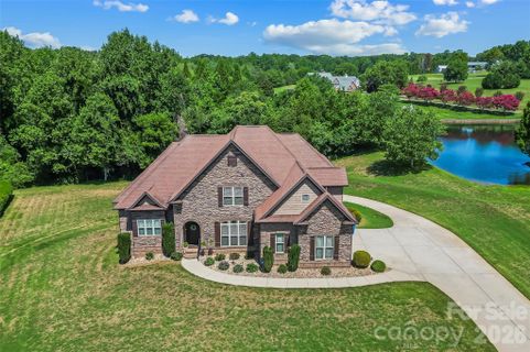 5895 Bakers Point