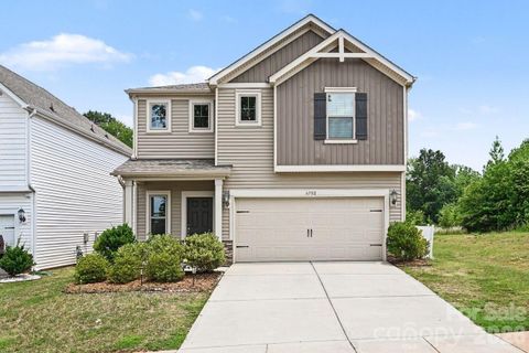 6702 Good News Drive active home in Larkhaven Hills, Charlotte, NC