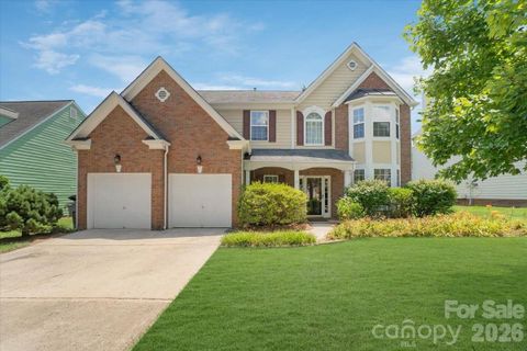 11932 Fox Glen Road active home in Fox Glen, Charlotte, NC
