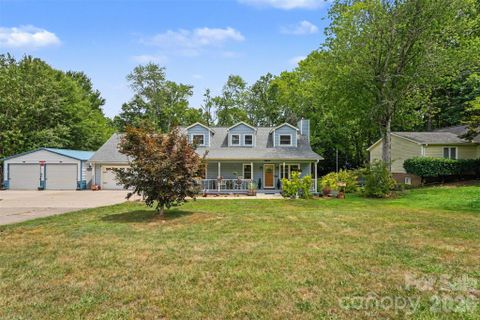 1446 32nd Street Court pending home in Stoneridge, Conover, NC